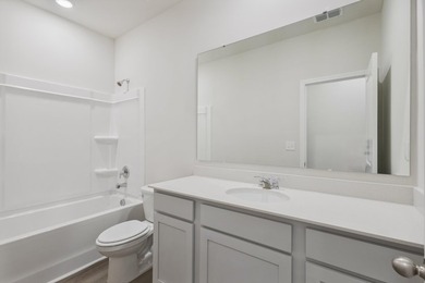 This beautifully designed 3 bedroom, 3 full bath townhome-style - photo 15