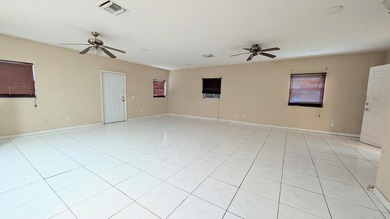 Spacious 4-bedroom, 3-bath home situated on a generous 0.21-acre - photo 15