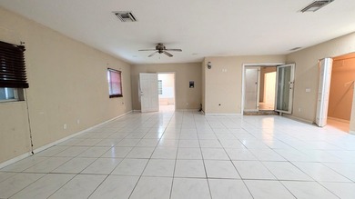 Spacious 4-bedroom, 3-bath home situated on a generous 0.21-acre - photo 16