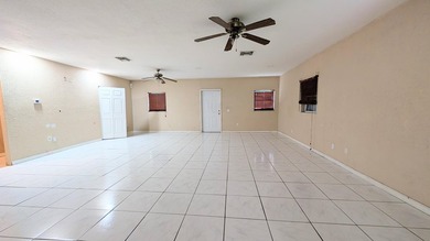 Spacious 4-bedroom, 3-bath home situated on a generous 0.21-acre - photo 18