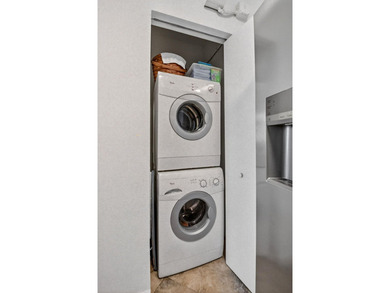 Welcome to this stylishly designed Flagler Dr. open airy one - photo 21