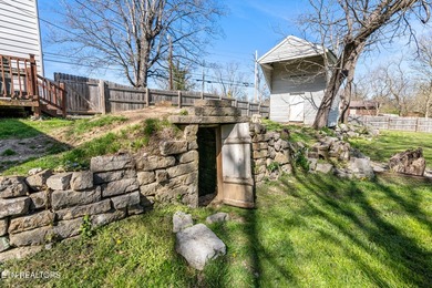 Historic charm meets contemporary living standards in this - photo 32