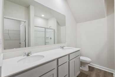 This beautifully designed 3 bedroom, 3 full bath townhome-style - photo 40