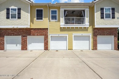 This meticulously maintained retreat is perfectly positioned - photo 6
