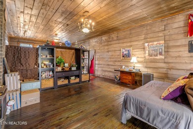 Historic charm meets contemporary living standards in this - photo 50
