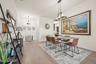 This meticulously maintained retreat is perfectly positioned - photo 10