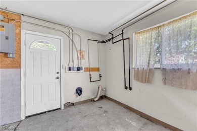 Great opportunity for investors looking to add a solid - photo 18