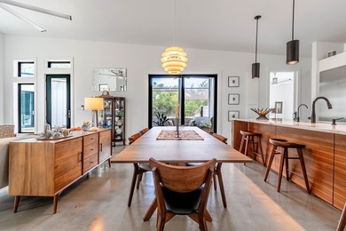 Coastal Retreat in Lamar - Mid-Century Modern Escape for - photo 6