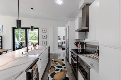 Coastal Retreat in Lamar - Mid-Century Modern Escape for - photo 9