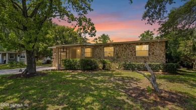 Welcome home to this beautifully remodeled 3-bedroom, 2-bath - photo 2