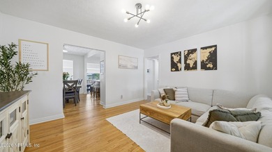 Welcome home to this beautifully remodeled 3-bedroom, 2-bath - photo 6
