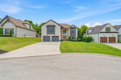 Welcome to 651 Little Turkey Lane, a beautifully appointed - photo 3