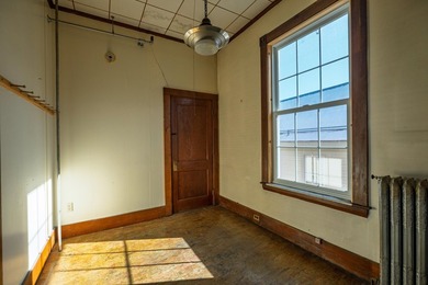 Entry only listing. Please contact seller for showings - photo 11