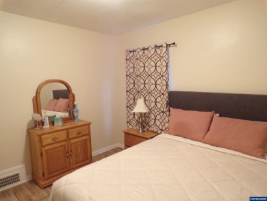 YOU MUST SEE; Beautifully remodeled/move-in ready, top of the