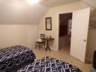 YOU MUST SEE; Beautifully remodeled/move-in ready, top of the