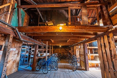 Entry only listing. Please contact seller for showings - photo 19