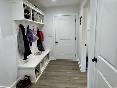 Welcome home to this this beautifully designed 4 bedroom, 2 bath - photo 19