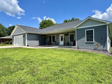Welcome home to this this beautifully designed 4 bedroom, 2 bath - photo 20