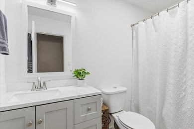 Welcome home to this lovingly maintained 4-bedroom, 2-bathroom - photo 22