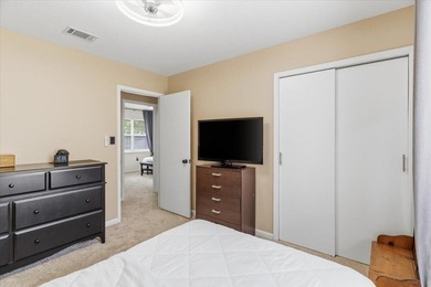 Welcome home to this lovingly maintained 4-bedroom, 2-bathroom - photo 23