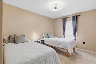 Welcome home to this lovingly maintained 4-bedroom, 2-bathroom - photo 25