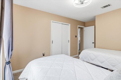 Welcome home to this lovingly maintained 4-bedroom, 2-bathroom - photo 26