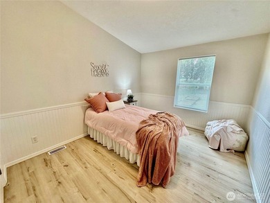 Lovely open and airy manufactured home in the Scott Lake - photo 26
