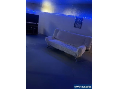 YOU MUST SEE; Beautifully remodeled/move-in ready, top of the