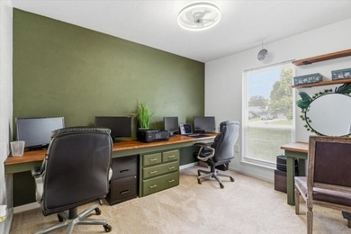 Welcome home to this lovingly maintained 4-bedroom, 2-bathroom - photo 27
