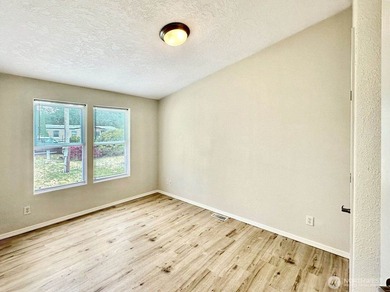Lovely open and airy manufactured home in the Scott Lake - photo 28