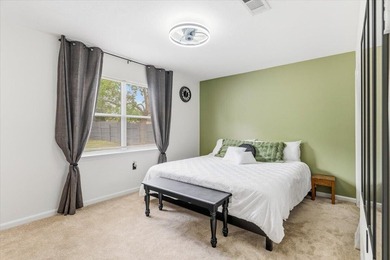 Welcome home to this lovingly maintained 4-bedroom, 2-bathroom - photo 29