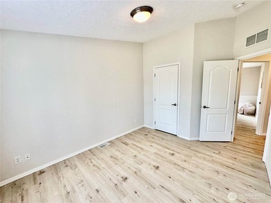 Lovely open and airy manufactured home in the Scott Lake - photo 29