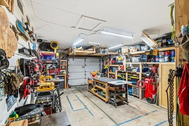 Welcome home to this lovingly maintained 4-bedroom, 2-bathroom - photo 35