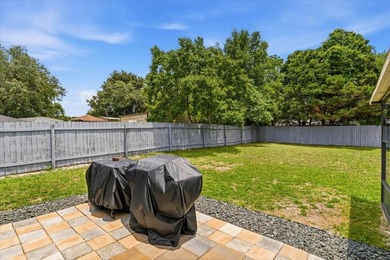 Welcome home to this lovingly maintained 4-bedroom, 2-bathroom - photo 37