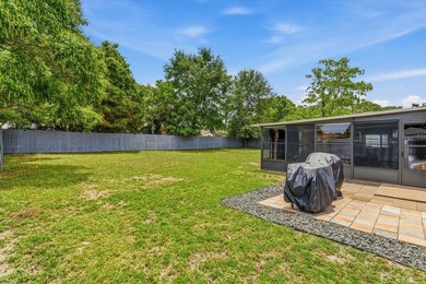Welcome home to this lovingly maintained 4-bedroom, 2-bathroom - photo 38
