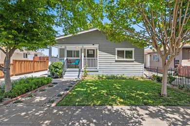 Beautiful 3 Bedroom, 2 Bathroom Craftsman-style home - photo 2
