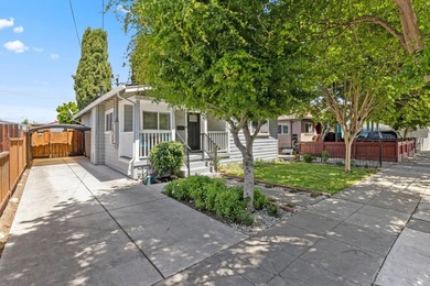 Beautiful 3 Bedroom, 2 Bathroom Craftsman-style home - photo 4