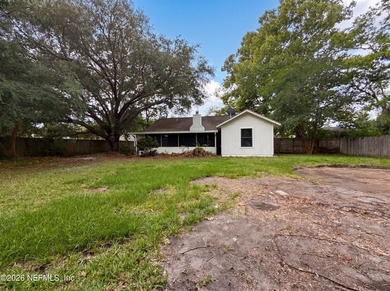 Imagine 7737 Pepper Cir E, recently enhanced with fresh interior - photo 5