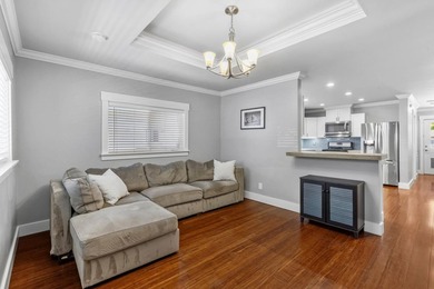 Beautiful 3 Bedroom, 2 Bathroom Craftsman-style home - photo 6