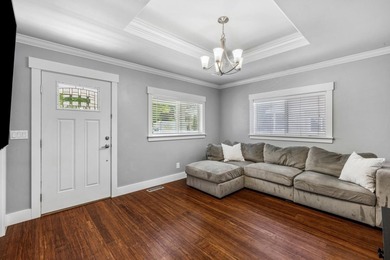 Beautiful 3 Bedroom, 2 Bathroom Craftsman-style home - photo 7