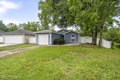 Welcome home to this charming 3-bedroom, 2-bathroom residence - photo 1