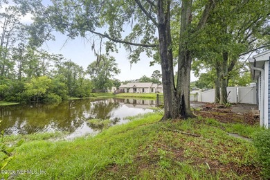 Welcome home to this charming 3-bedroom, 2-bathroom residence - photo 5