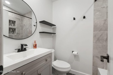 Welcome home to this charming 3-bedroom, 2-bathroom residence - photo 10