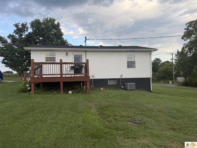 COUNTRY CHARM WITH MODERN UPDATES! Looking for peaceful country - photo 3