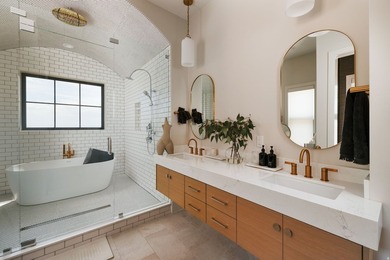 Architecturally stunning and built for entertaining, this rare - photo 19