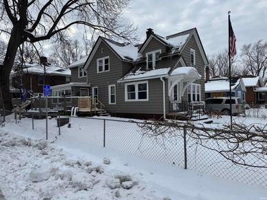 St. Joseph River Home Sale Pending in Mishawaka Indiana