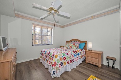 Freshly painted. all neutral creamy white! and all NEW flooring - photo 23