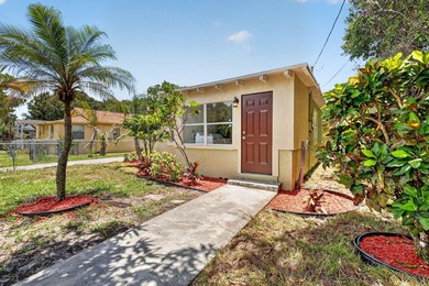 Welcome to this charming 3-bed, 1-bath concrete block home - photo 4