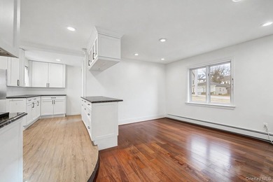 Bright and Cozy Colonial in Great Neck South! Large Open Floor - photo 7