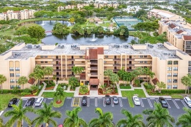 Lake Condo For Sale in Delray Beach, Florida